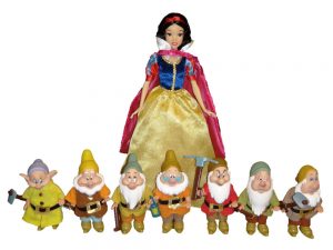 Muñeca de Blancanieves con los Siete Enanitos de Simba Toys