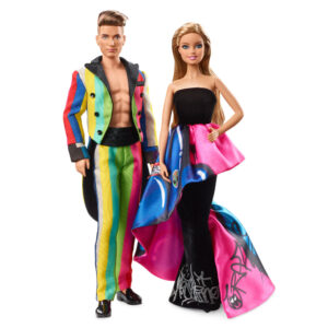 Muñecos de Barbie y Ken Moschino